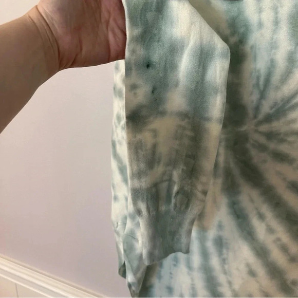 BlankNYC Women’s Long Sleeve Tie Dye Rounded Hem Crewneck Casual Shirt Sz XS NWT - Picture 8 of 10